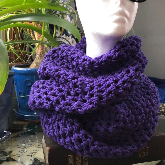 Handmade Infinity Scarf - Picture 2 of 3